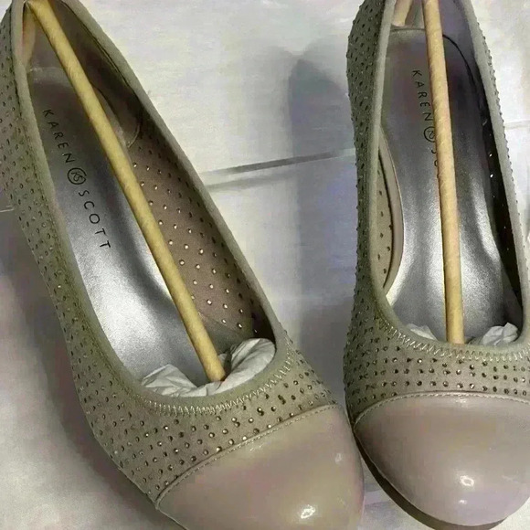 Karen Scott wedge heels faux suede size women’s US 9 - Picture 2 of 6